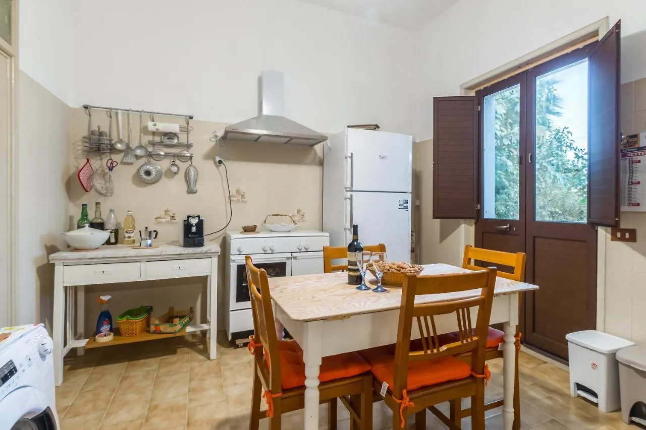 The Great Garden With Pool, Parking & Wifi Villa Avola Holiday home