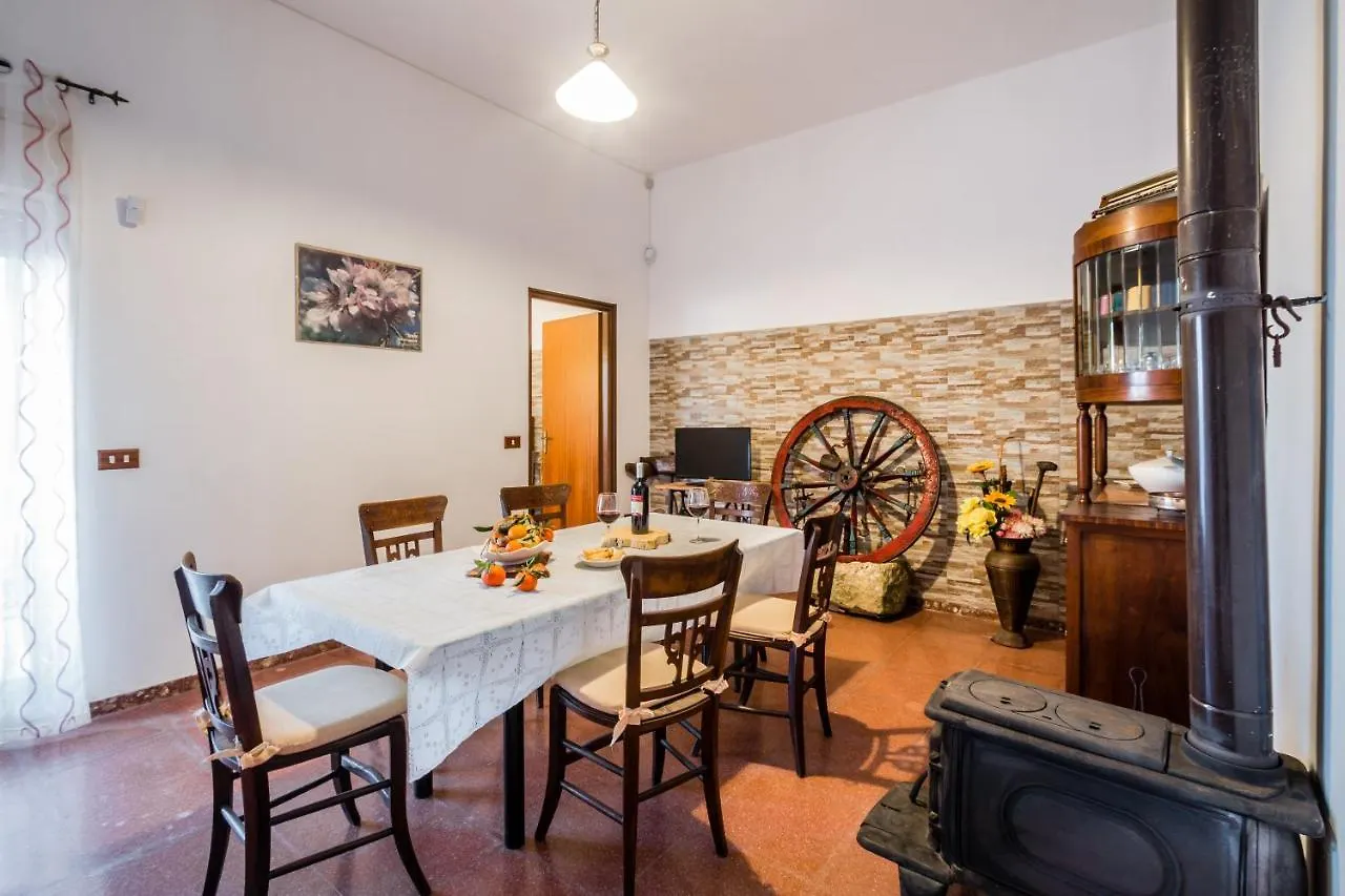 The Great Garden With Pool, Parking & Wifi Villa Avola Italy