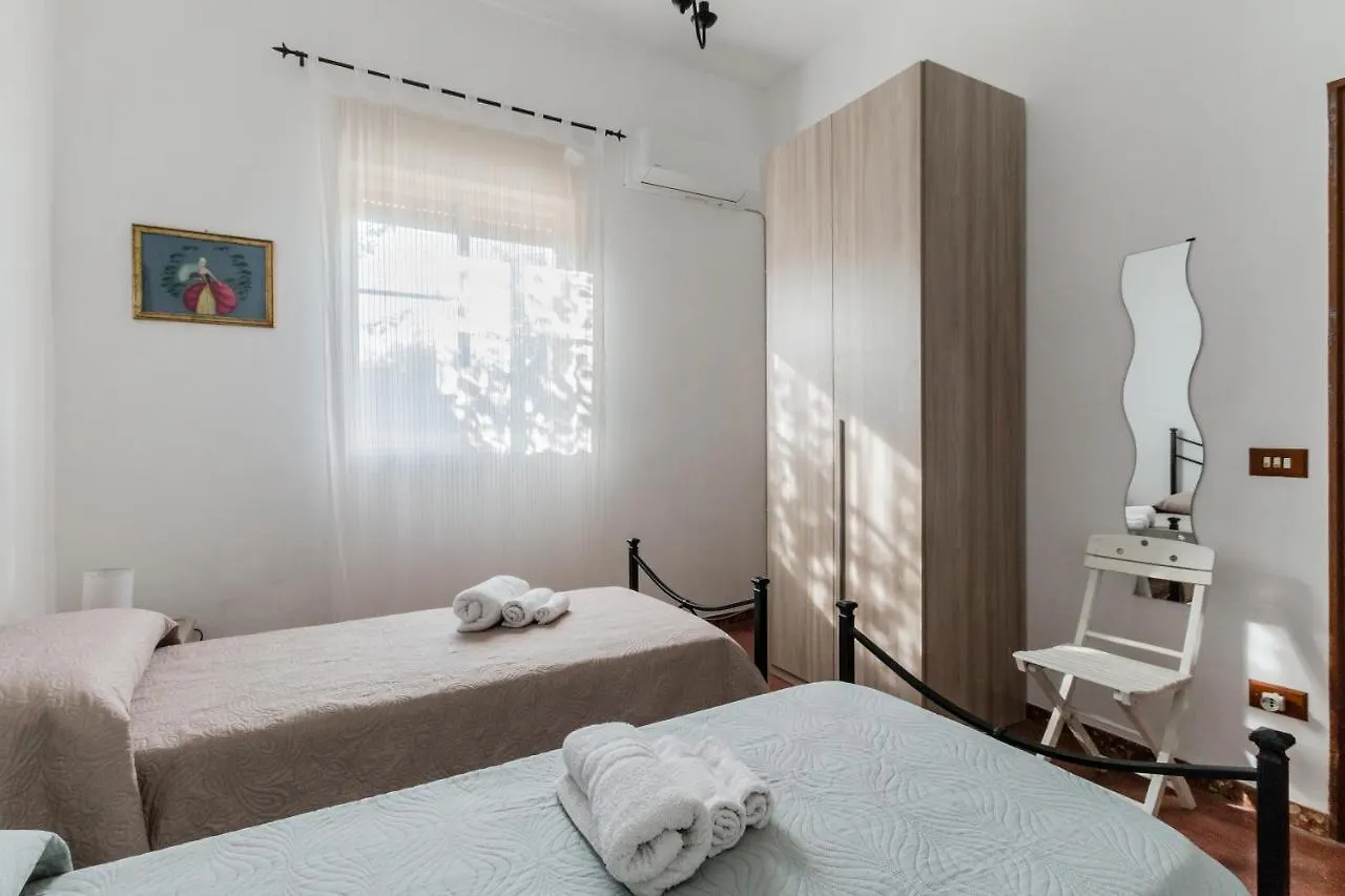 The Great Garden With Pool, Parking & Wifi Villa Avola