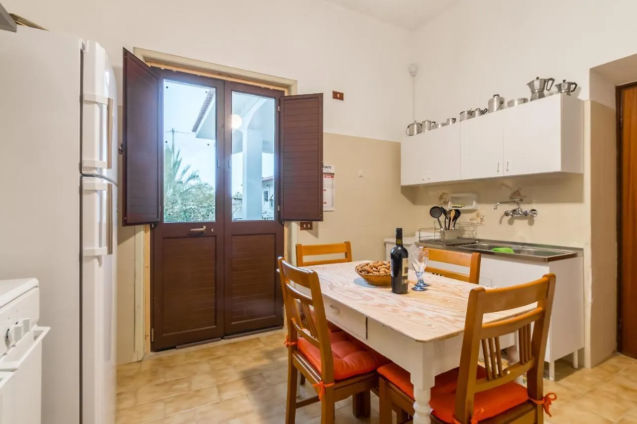 The Great Garden With Pool, Parking & Wifi Villa Avola