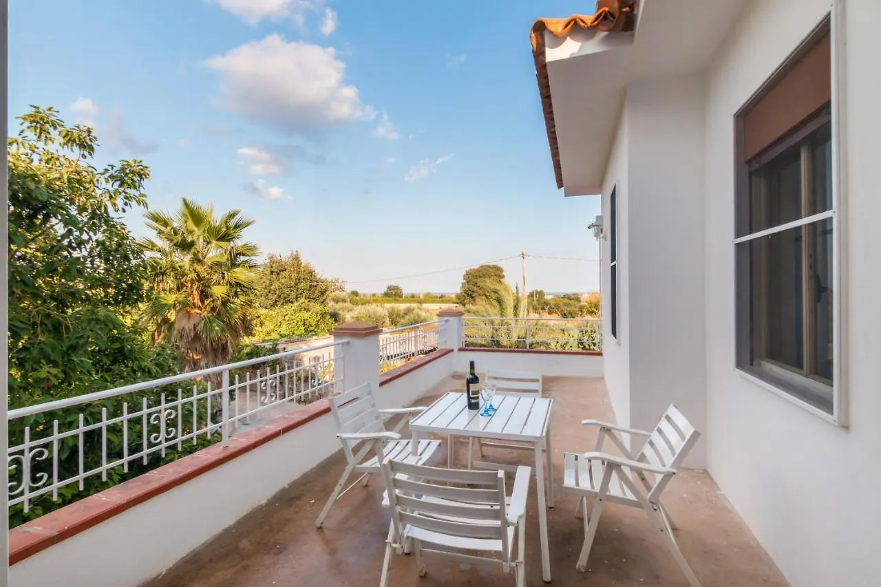 The Great Garden With Pool, Parking & Wifi Villa Avola