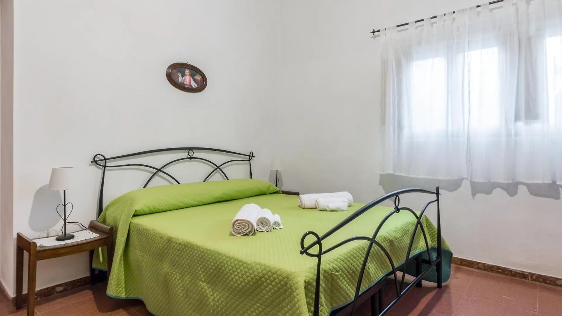 The Great Garden With Pool, Parking & Wifi Villa Avola