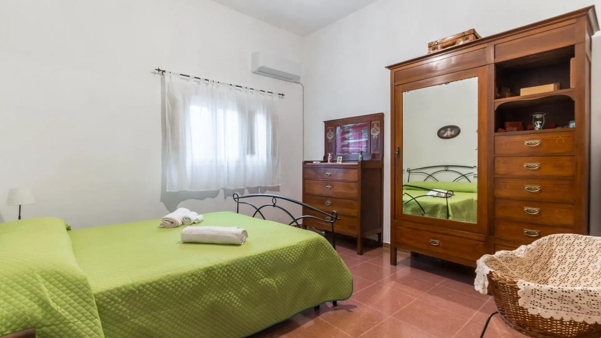 The Great Garden With Pool, Parking & Wifi Villa Avola 0*,  Italy