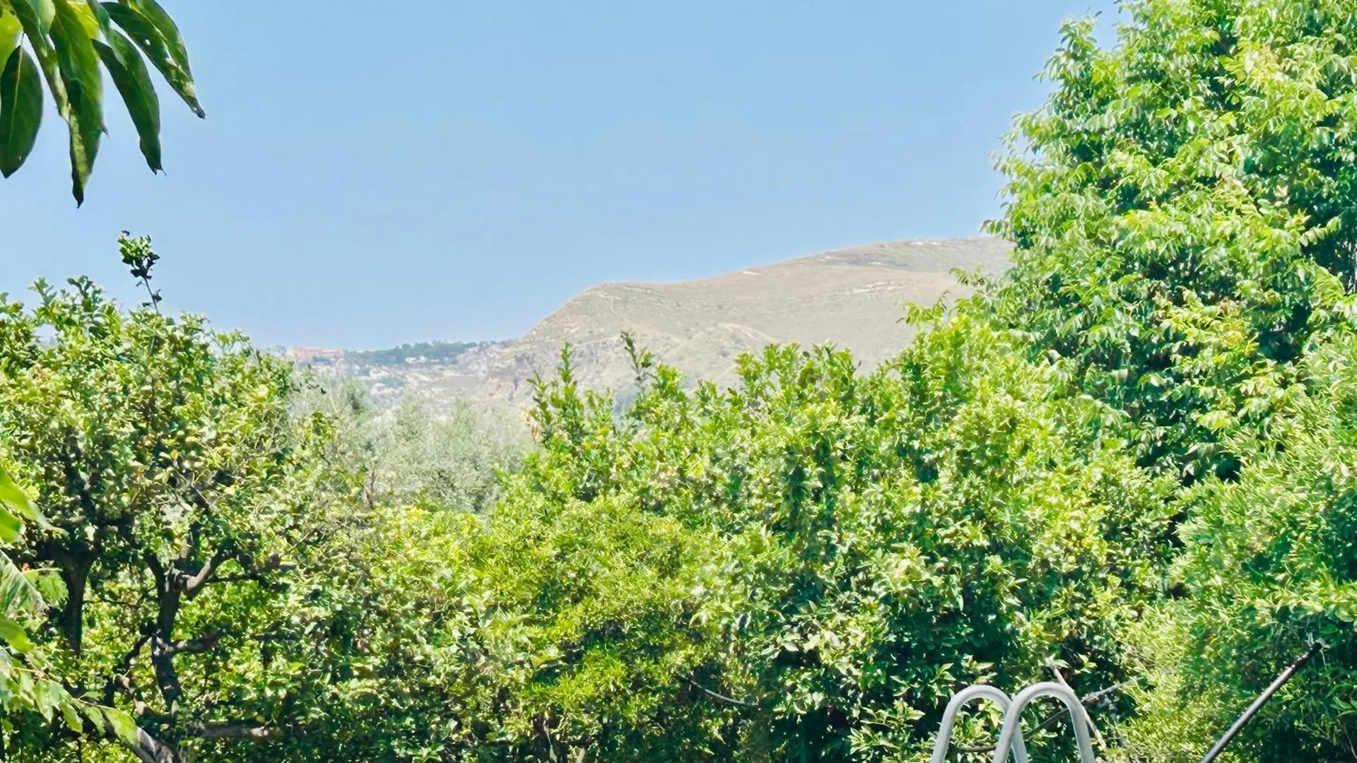 بيت للعطل فيلا The Great Garden With Pool, Parking & Wifi أفولا إيطاليا
