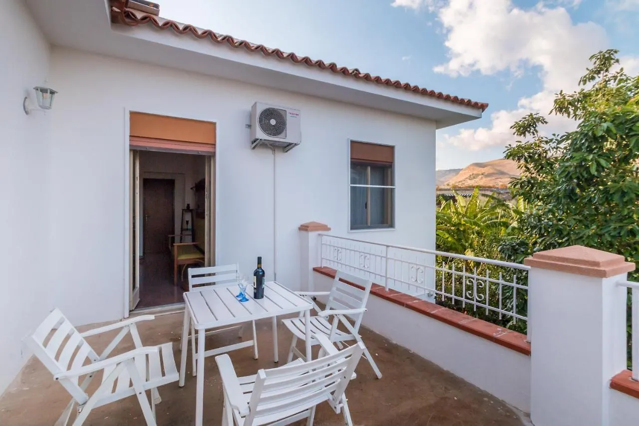 Tatil Evi The Great Garden With Pool, Parking & Wifi Villa Avola İtalya